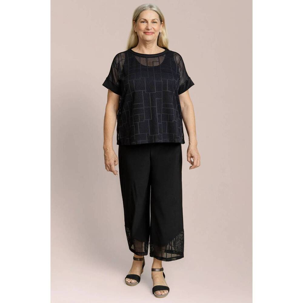 NEW SYMPLI honeycomb mesh boxy top in abstract black